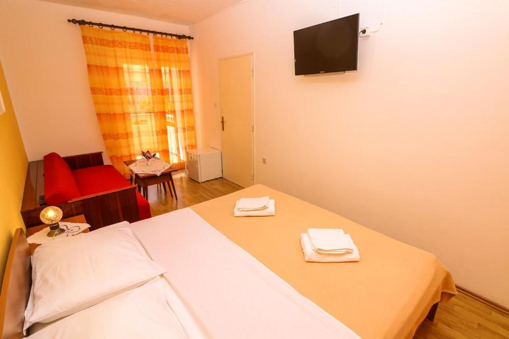 Double Rooms Tomica 2 With Balcony Baška Exterior foto