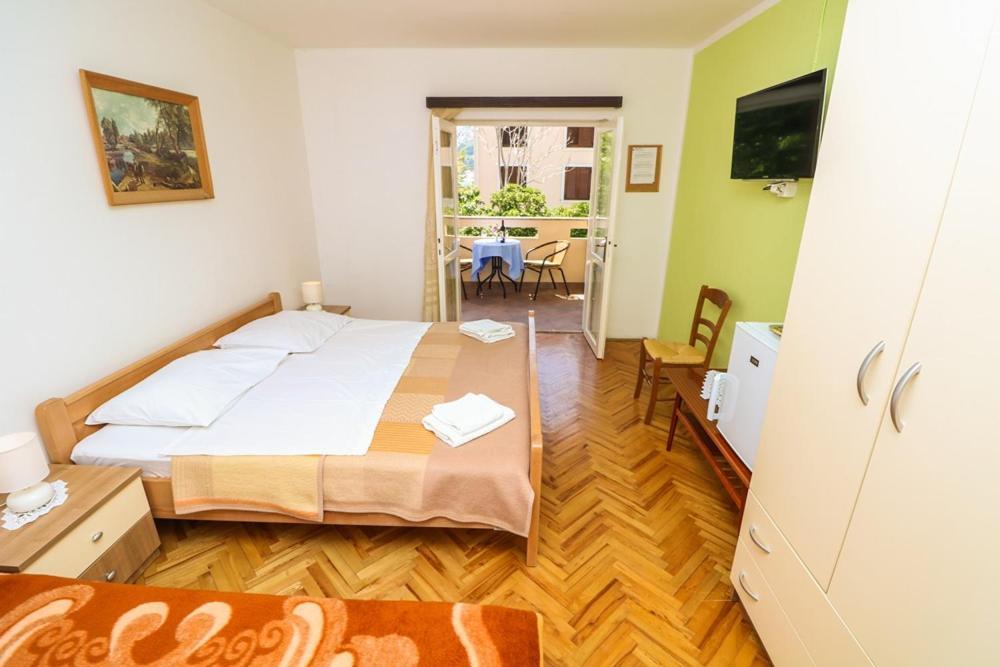 Double Rooms Tomica 2 With Balcony Baška Exterior foto