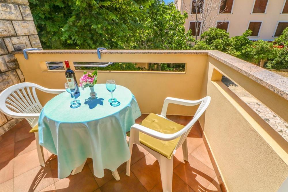 Double Rooms Tomica 2 With Balcony Baška Exterior foto